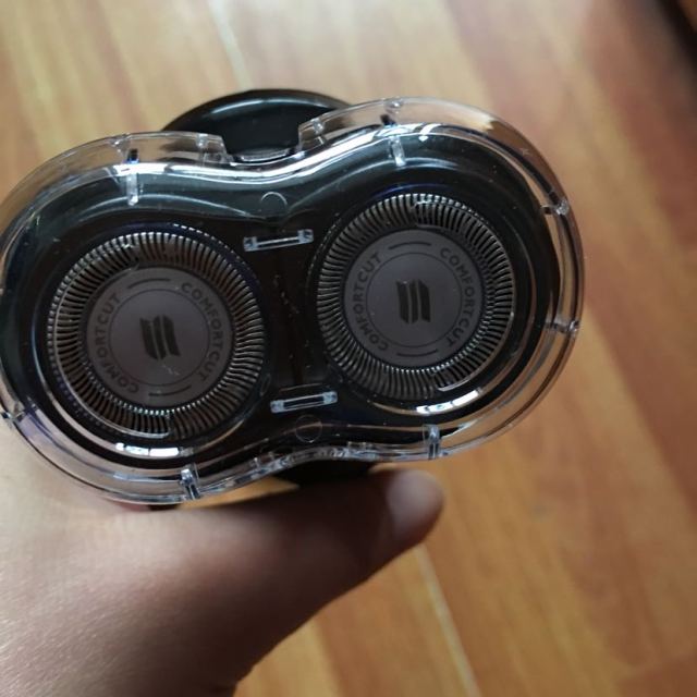 飞利浦(philips) 男士 双刀头 全身水洗 充电式 电动剃须刀 rq312