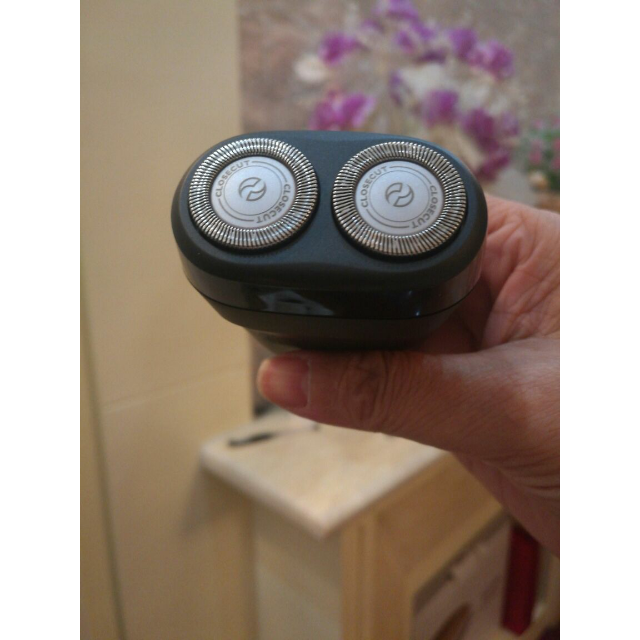 飞利浦(philips)电动剃须刀刮胡刀pq182 旋转浮动双刀头充电式刀头