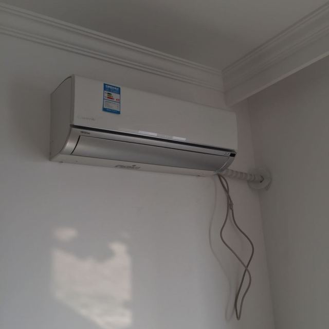 > 松下1匹 冷暖 变频 无氟挂机空调se9kj1s商品评价 > 这次买了四台