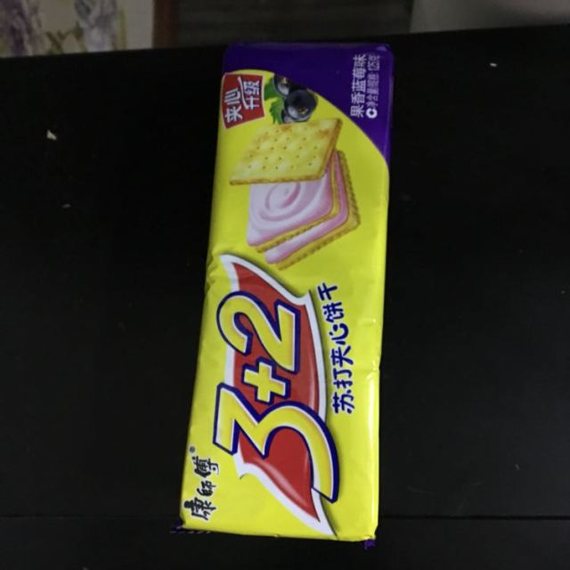 > 康师傅 3 2苏打夹心饼干 果香蓝莓味375g商品评价 > 很好吃的口味