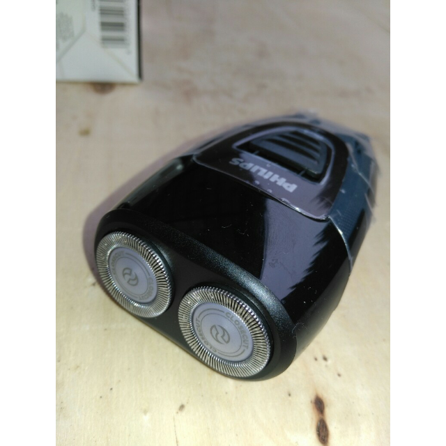 飞利浦(philips)电动剃须刀刮胡刀pq182 旋转浮动双刀头充电式刀头