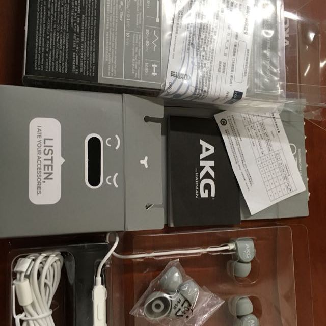 akg入耳式耳机y20ulgy
