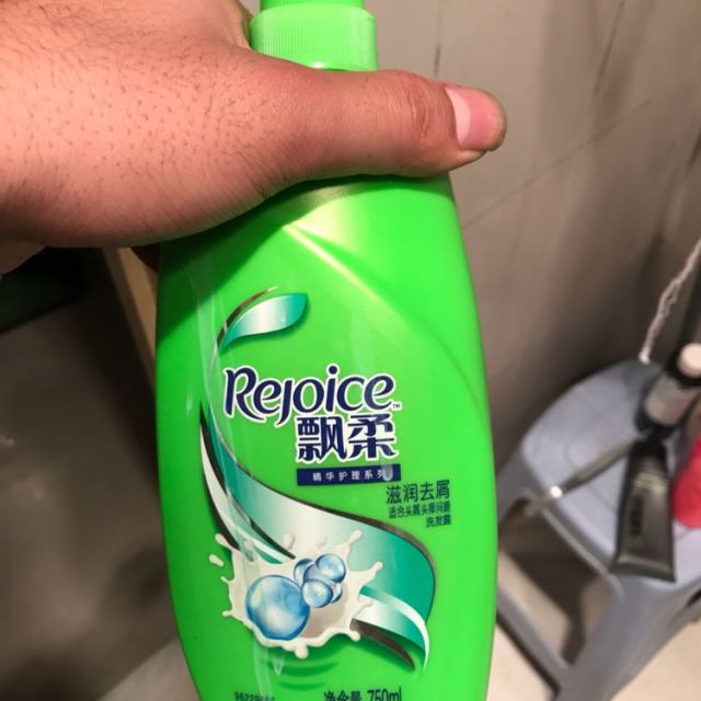 > 飘柔(rejoice)滋润去屑洗发露750ml 宝洁出品商品评价 > 洗头膏很好