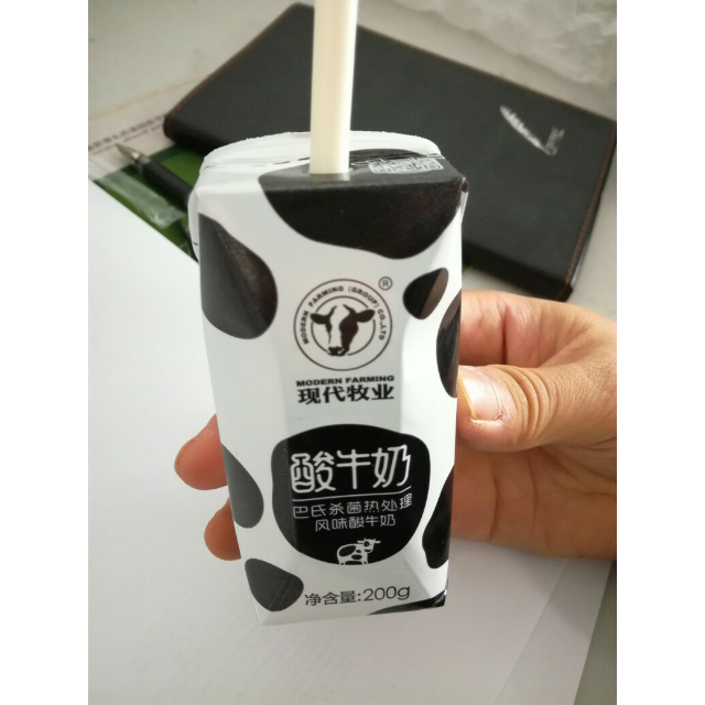 现代牧业巴氏杀菌热处理风味酸牛奶200ml*12酸奶很好,包装完好,也很