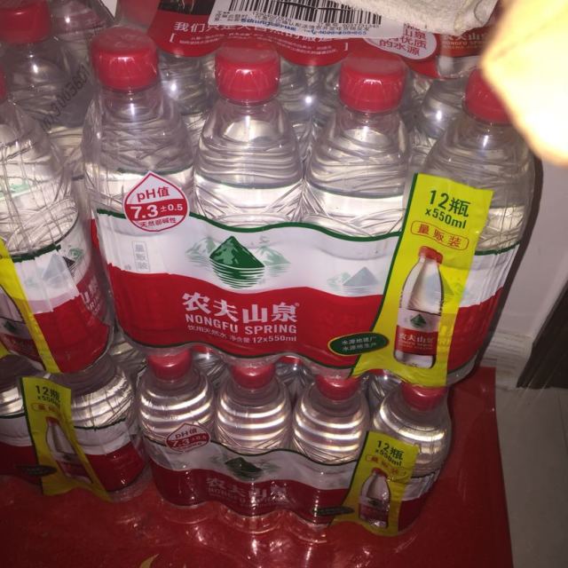 > 农夫山泉 饮用天然水塑膜量贩装550ml*12瓶 饮用水商品评价 > 挺好