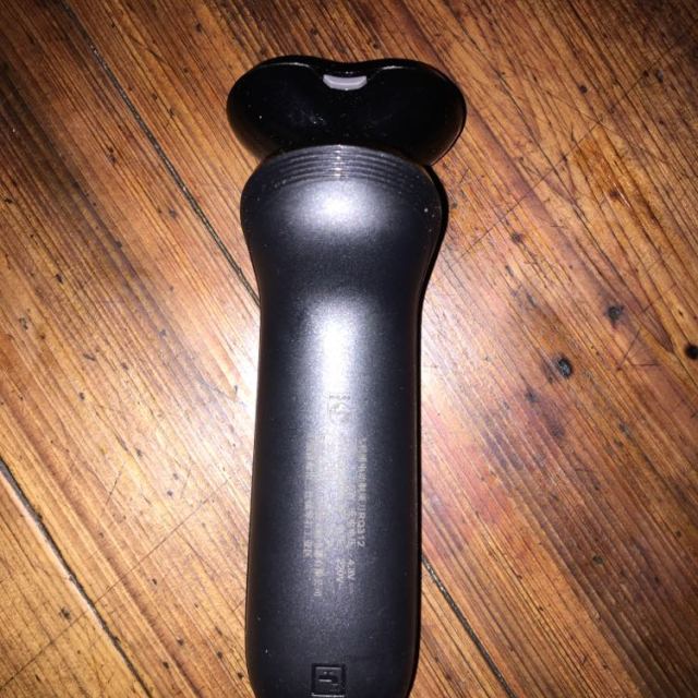 飞利浦(philips) 男士 双刀头 全身水洗 充电式 电动剃须刀 rq312