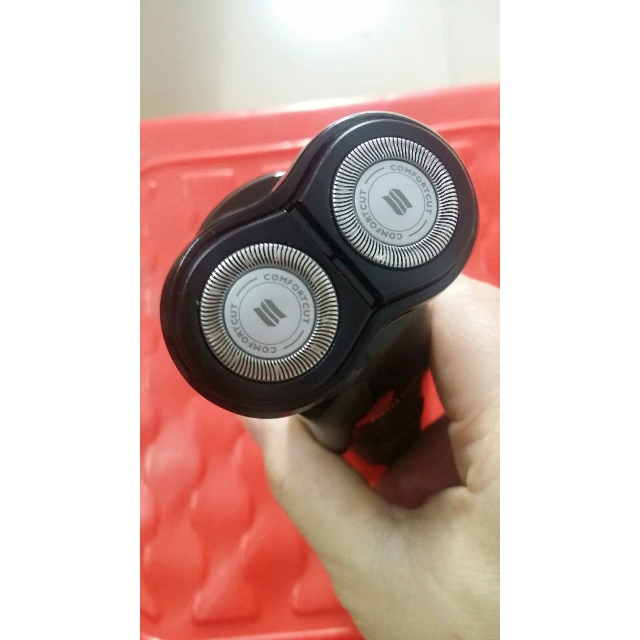 飞利浦(philips) 男士 双刀头 全身水洗 充电式 电动剃须刀 rq312