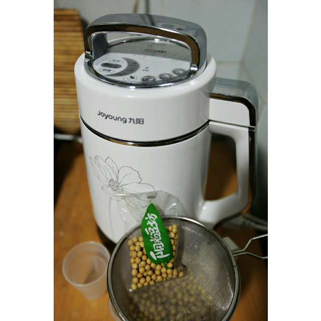 九阳(joyoung)dj13b-d08d 智能 免滤 多功能 果汁米糊 豆浆机