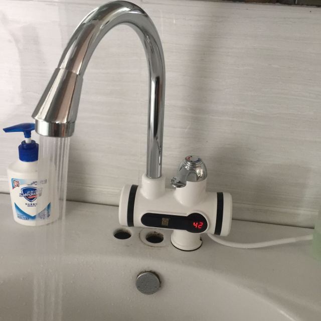 cheblohy3008电热水龙头即热式厨房快速加热速热电热水器数显下进水