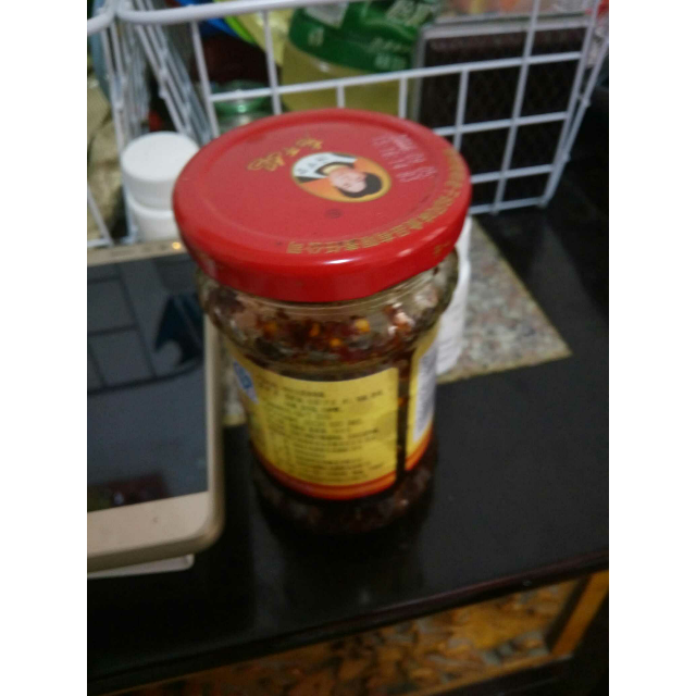 陶華碧老乾媽肉絲豆豉油辣椒210g下飯菜佐餐醬拌飯醬香辣醬