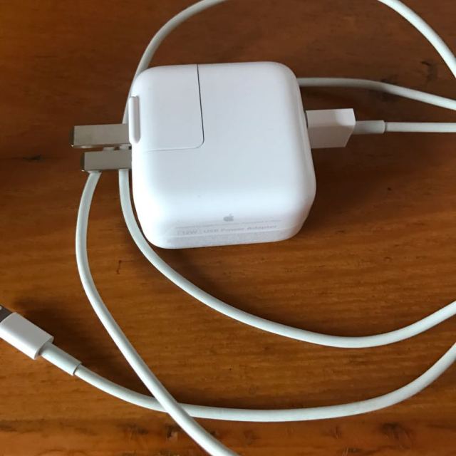 苹果(apple) md836ch/a 12w iphone/ipad/ipod usb 充电器/电源适配器