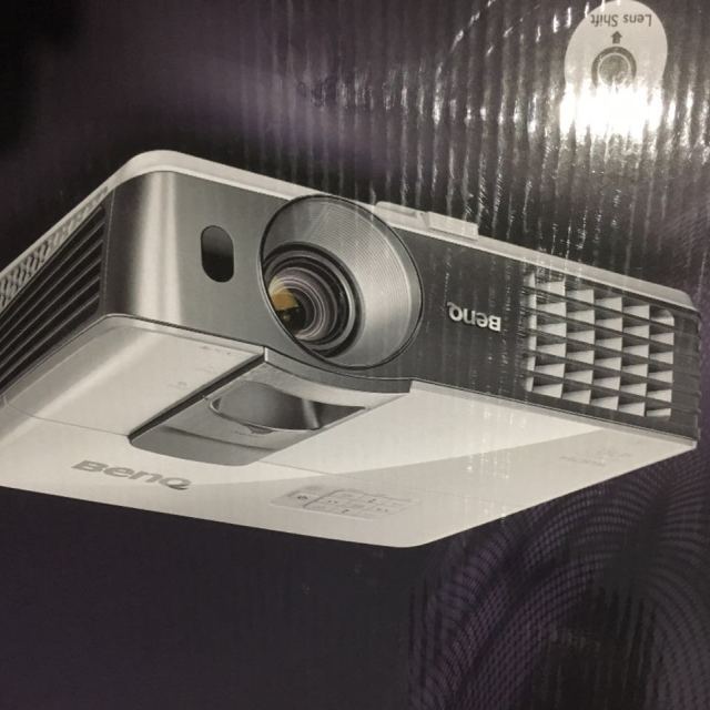 明基(benq)w1070  投影仪 全高清家用投影机