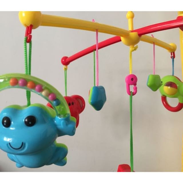 仙邦宝贝 新生婴儿玩具礼物0-1岁宝宝益智趣味摇铃牙胶挂件礼盒装旋转