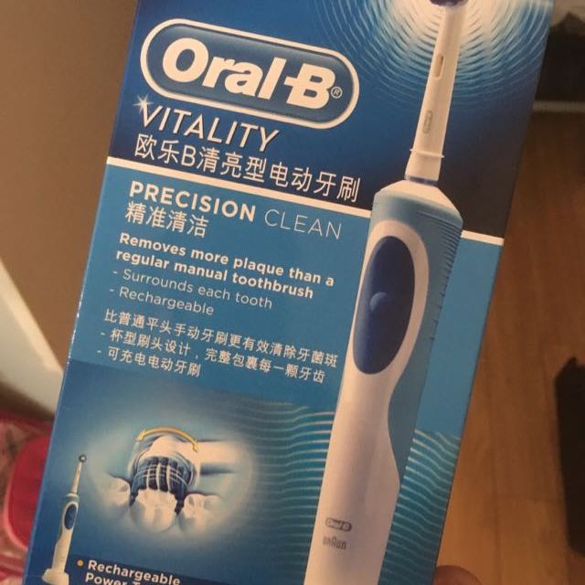 欧乐boralbd12清亮型旋转式电动牙刷含清洁型刷头1转速7600