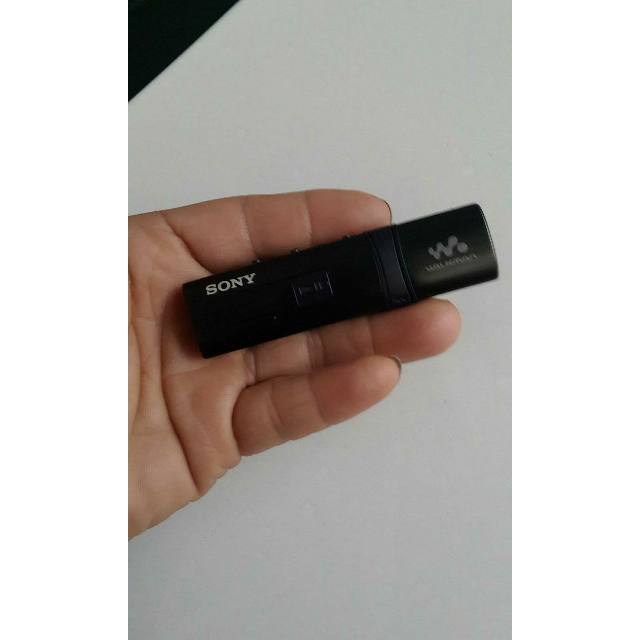 sony/索尼nwz-b183f 4g mp3播放器便携迷你运动跑步mp3耳机收音机 黑