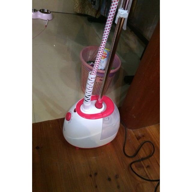 志高(chigo)蒸汽挂烫机zd195 红白色 挂式熨斗 快速出蒸汽 大水箱1.