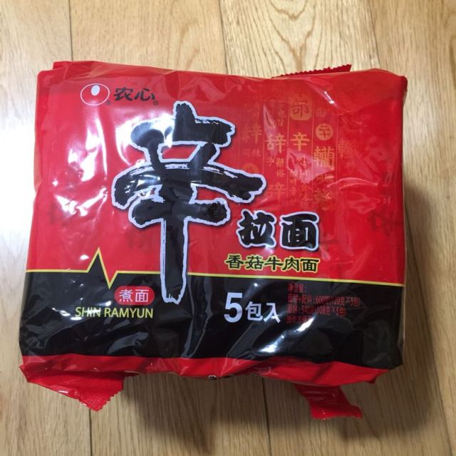 农心 辛拉面(香菇牛肉面)五连包 120g*5方便面速度很快,包装很好-苏宁