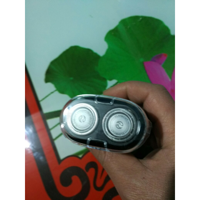 飞利浦(philips)电动剃须刀刮胡刀pq182 旋转浮动双刀头充电式刀头