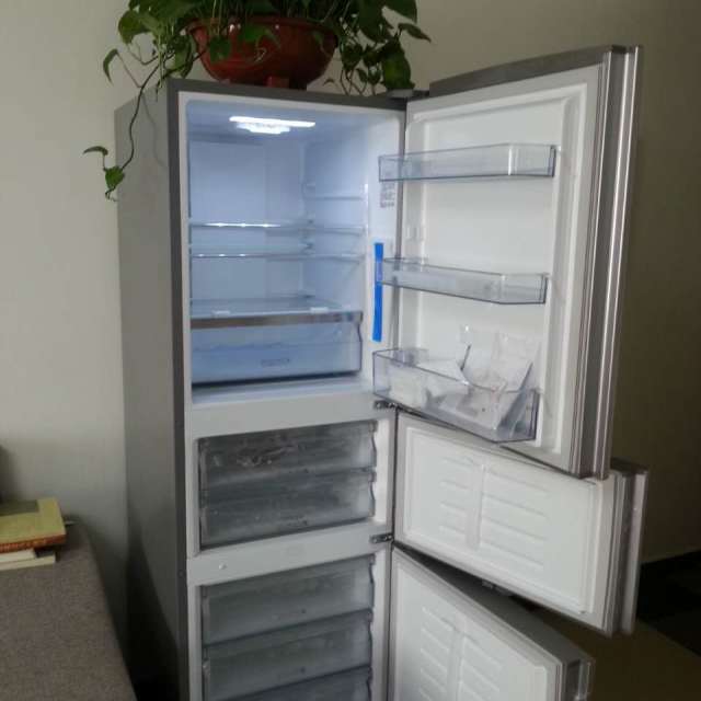 容声(ronshen)bcd-236wd11ny 236升 风冷无霜 电脑控温 中门5℃~ -18