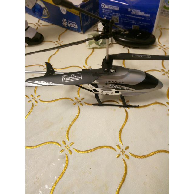 奥智嘉 儿童玩具遥控飞机飞行器 无人直升机飞行玩具 耐摔合金骨架