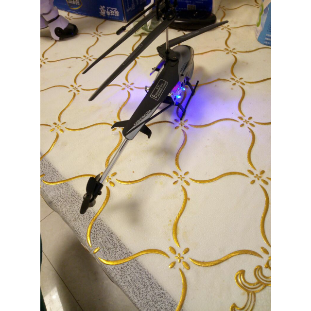奥智嘉 儿童玩具遥控飞机飞行器 无人直升机飞行玩具 耐摔合金骨架