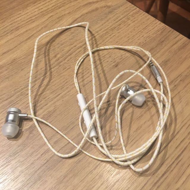 多宝莱 s20 入耳式金属耳机头戴手机耳塞式耳麦苹果小米重低音 简洁银