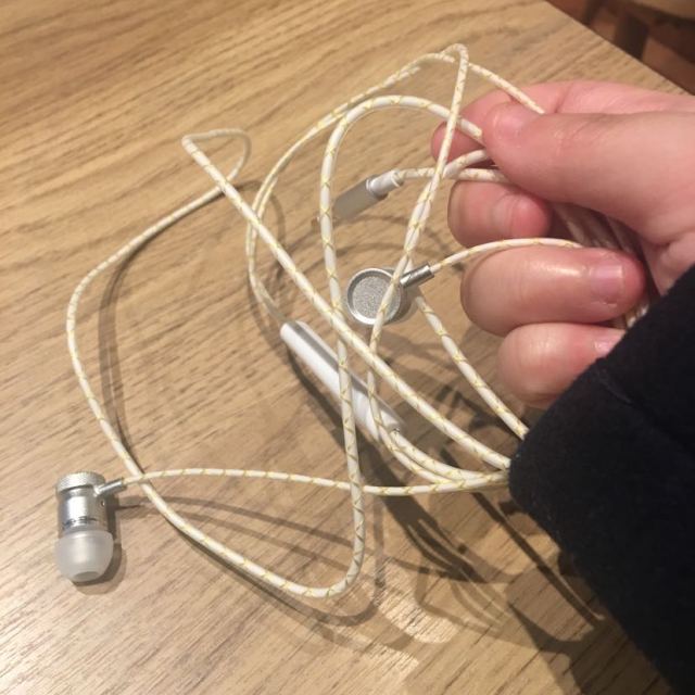 多宝莱 s20 入耳式金属耳机头戴手机耳塞式耳麦苹果小米重低音 简洁银