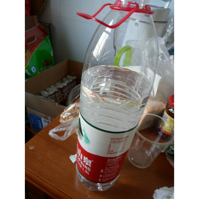 农夫山泉饮用天然水1.5l1*12瓶整箱