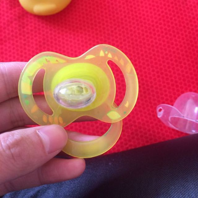 美国nuby/努比 扁椭圆型安抚奶嘴6-12个月婴儿安慰安睡型 黄色