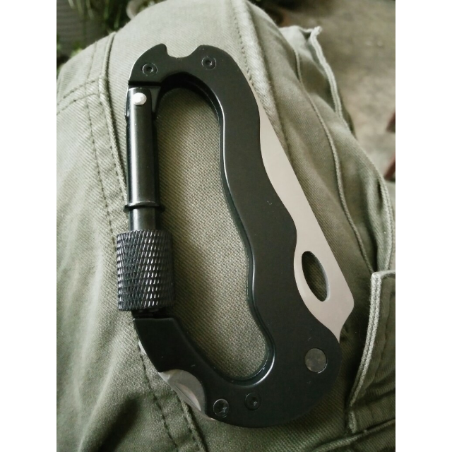 > 户外多功能救生折叠刀 野外野营求生装备万能刀 超轻便携式挂扣刀