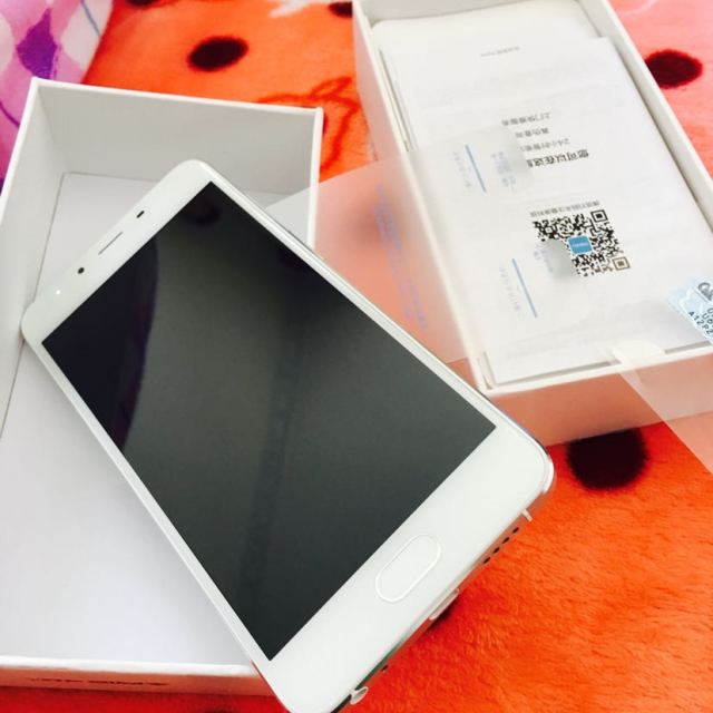 魅族 魅蓝u10银色 4g 全网通版 16g 移动联通电信4g手机 双卡双待