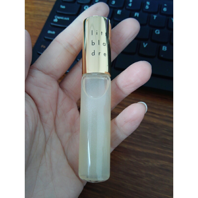 包邮雅芳小黑裙走珠香体露40ml滚珠香氛香体露止汗露 送小黑裙香水