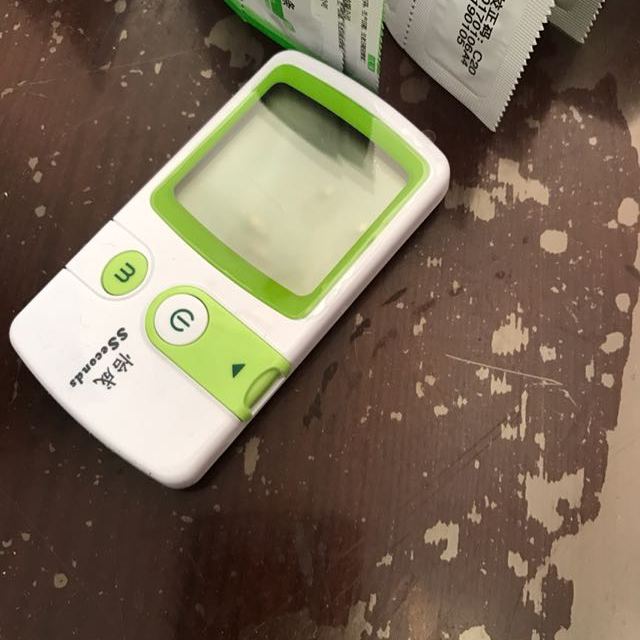 怡成5秒医用级家用血糖仪含独立装试纸【央视广告款 大屏幕看得清】