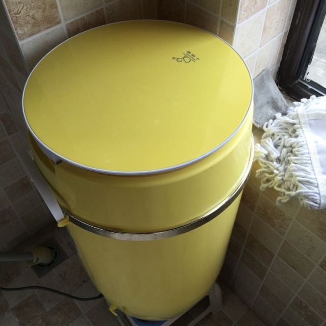 小鸭3.5公斤半自动单筒迷你小洗衣机 蓝光杀菌 不锈钢沥水篮xpb35-599