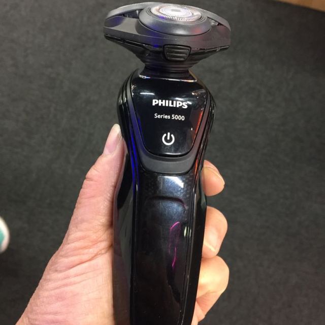飞利浦电动剃须刀s5079/04