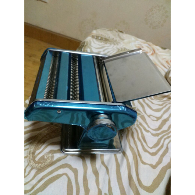 九阳(joyoung)jyn-ym1 不锈钢手动压面机 多功能家用面条机 双刀面条