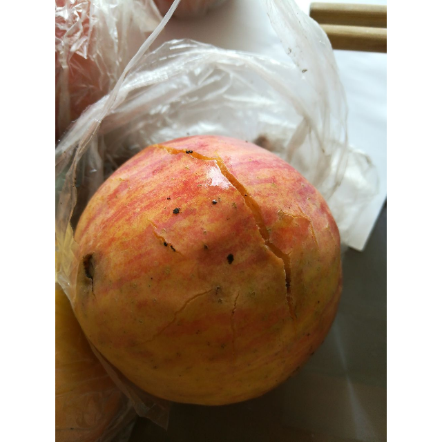 果正宗新鲜农家水果栖霞红富士苹果5斤装商品评价 > 太不好了,有烂的