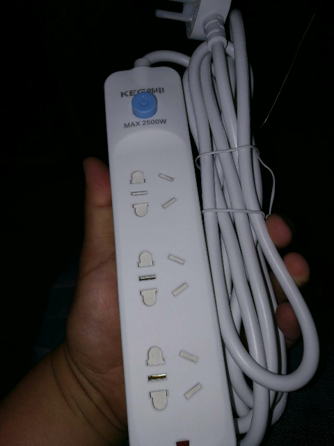 防止小孩子的手捅进插座里!值得购买!