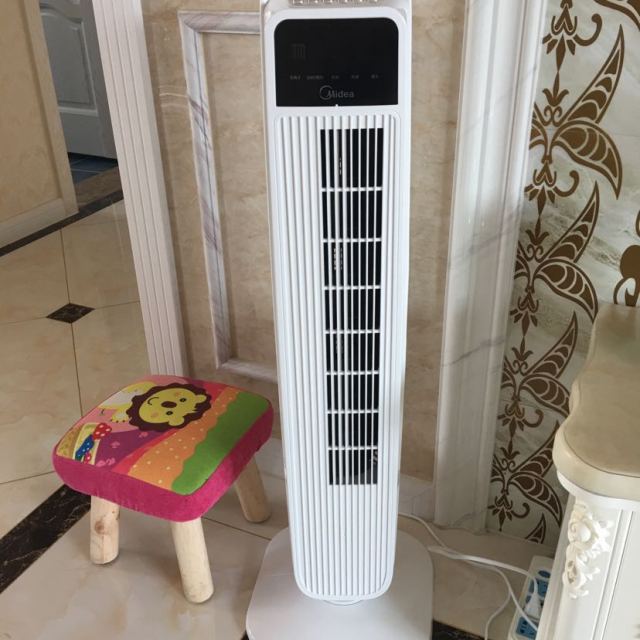 > 美的(midea) 电风扇 fz10-15brw 塔扇 三档遥控 家用静音 摇头定时