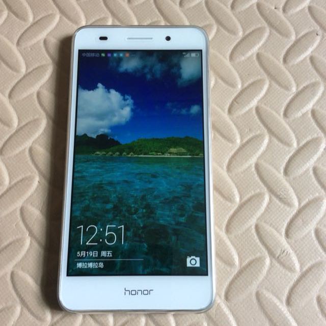 > 华为(huawei)荣耀5a 2gb 16gb 白色 4g移动高配版商品评价 > 手机很