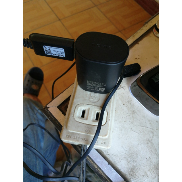 诺基亚原装5230 5233 x6 n8 5800 e63 1050小孔小头线充电器直充