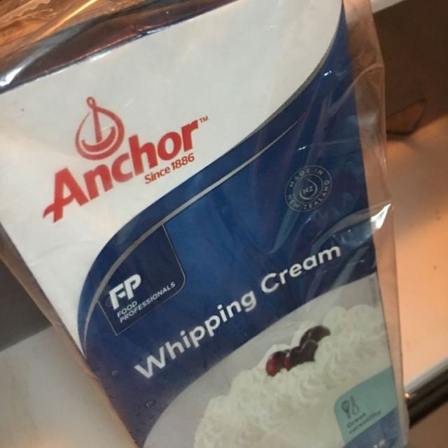 进口安佳淡奶油1l动物性鲜奶油冰淇淋裱花易打发稀奶油烘焙原料