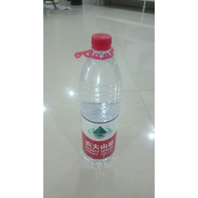 農夫山泉天然水1.5l*12整箱 家庭用水飲用水水質甘甜,價格優惠.