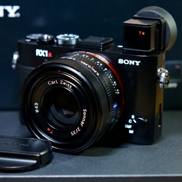 > 索尼(sony)rx1rm2全画幅黑卡数码相机 35mm f2 蔡司定焦头 黑色商品