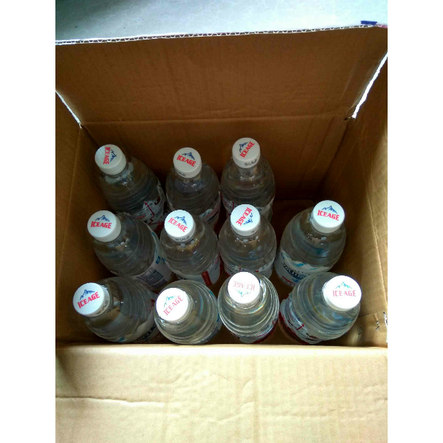 > 冰川时代 天然矿泉水箱装 无汽弱碱性瓶装饮用水 777ml*12瓶/箱商品