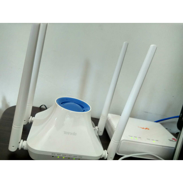 腾达(tenda) f6无线路由器 四天线路由器 无线wifi路由器