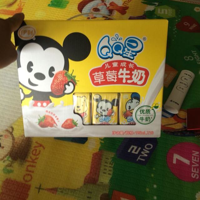 伊利qq星儿童成长草莓牛奶16125ml