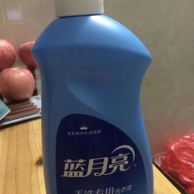 藍月亮洗衣液手洗500g瓶風清白蘭翻蓋裝