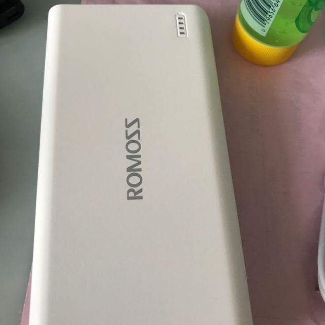 罗马仕romosssense6加量版超智能移动电源充电宝20000毫安白色聚合物