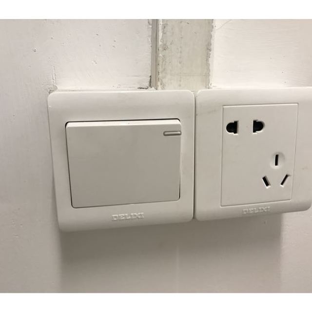 五孔电源插座 错位五孔开关插座 10只套餐装 象牙白高清大图|实物图